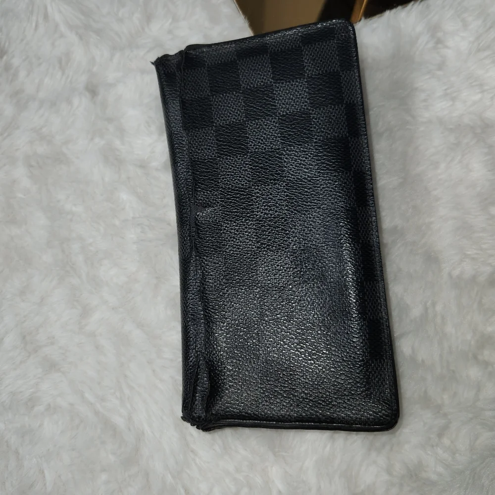 LOUIS VUITTON Portefeuille Brazza Long Wallet Damier Graphite w/ flaws